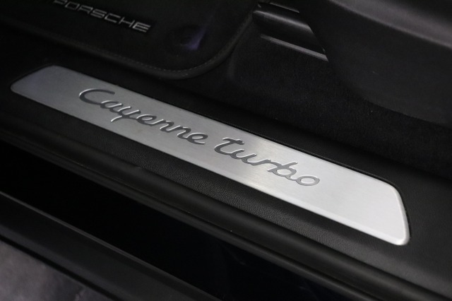 Porsche Cayenne 4.0 V8 Turbo 550PK | PANO-DAK | BOSE | LEDER | € 99.900,- incl. BTW