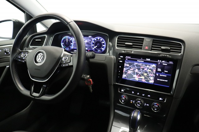 Volkswagen e-Golf | VIRTUAL| WARMTEPOMP | CAMERA | ADAPT. CRUISE || € 19.900,- Incl. BTW