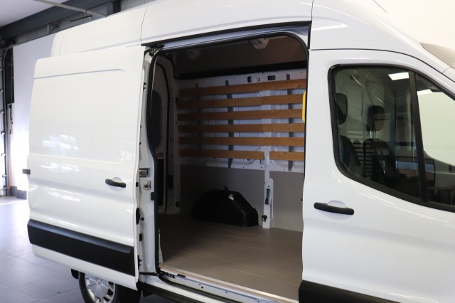 Ford Transit 2.0 TDCI 170PK Automaat L2H3 EURO 6 - Airco - Cruise - PDC - € 14.499,- Excl.