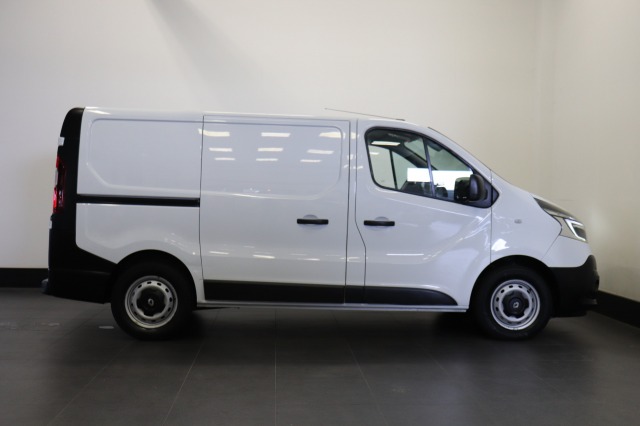 Renault Trafic 2.0 dCi 145PK EURO 6 - AC/climate - Navi - Cruise - € 12.900,- Excl.
