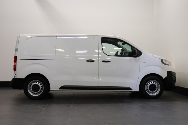 Peugeot Expert 1.5 BlueHDI EURO 6 - Airco - Navi - Cruise - € 15.900,- Excl.