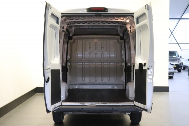 Peugeot Boxer 2.2 BlueHDi 165PK L2H2 EURO 6 - Airco - Cruise - Navi - € 12.950,- Excl.