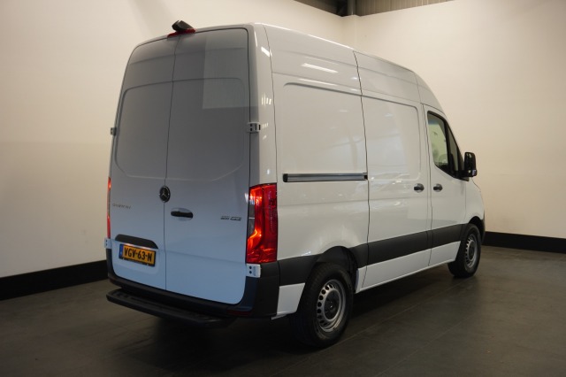 Mercedes-Benz Sprinter 211 2.2 CDI L1H2 Automaat EURO 6 - Airco - Navi - Cruise - € 17.900, Excl.