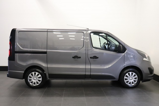 Opel Vivaro 1.6 CDTI 125PK EURO 6 - Airco - Navi - Cruise - € 9.900,- Excl.
