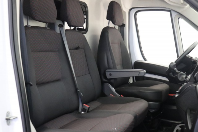 Peugeot Boxer 2.2 BlueHDi L3H2 140PK EURO 6 - Airco - Cruise - PDC - € 19.950,- Excl.