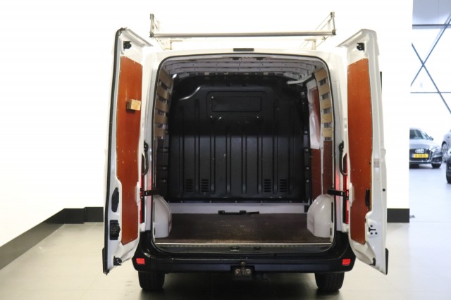 Renault Master 2.3 dCi 136PK EURO 6 - Airco - Cruise - Trekhaak - € 15.900,- Excl.