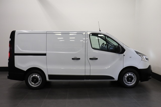 Renault Trafic 2.0 dCi 120PK EURO 6 - Airco - Cruise - Trekhaak - € 13.900,- Excl.