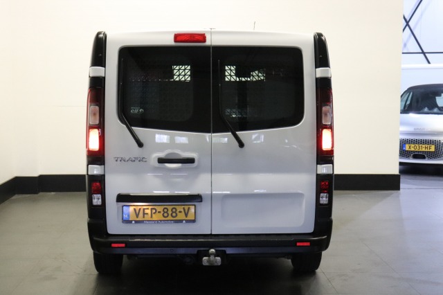 Renault Trafic 2.0 dCi 120PK EURO 6 - Airco - Cruise - Trekhaak - € 13.900,- Excl.