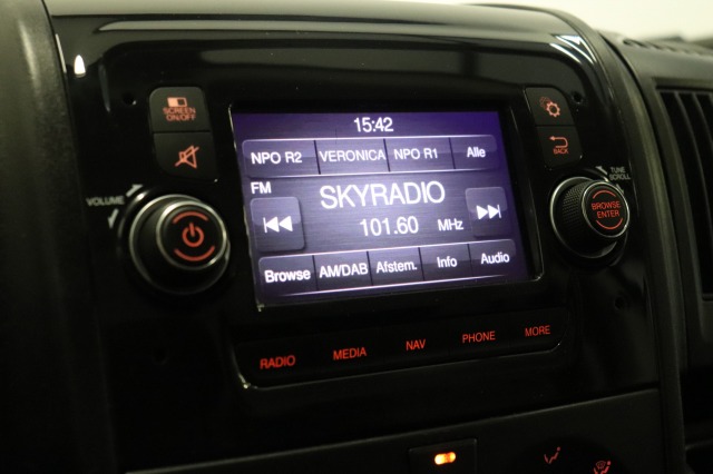 Peugeot Boxer 2.2 BlueHDi 120PK 2x Schuifdeur L2H2 EURO 6 - Airco - Navi - Cruise - Camera - € 15.950,-