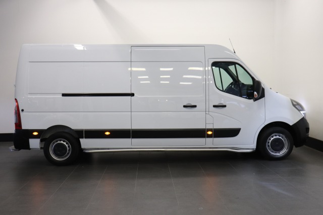 Opel Movano 2.3 Turbo 136PK L3H2 EURO 6 - AC/climate - Navi - Cruise - € 18.900,- Excl.
