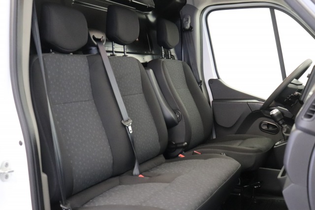 Opel Movano 2.3 Turbo 136PK L3H2 EURO 6 - Airco - Navi - Cruise - € 18.900,- Excl.