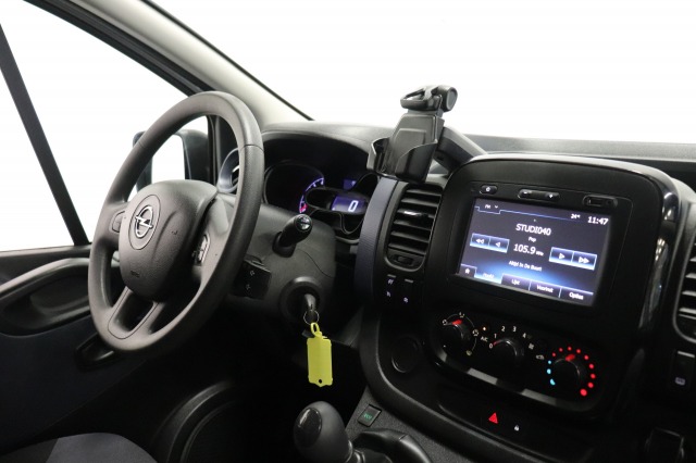 Opel Vivaro 1.6 CDTI EURO 6 - Airco - Cruise - Navi - Camera - € 11.900,- Excl.