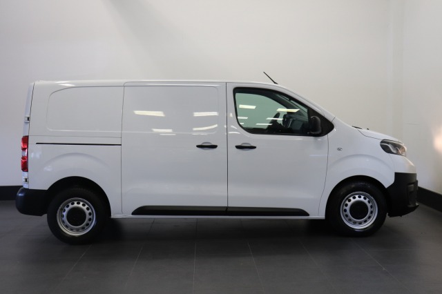 Toyota ProAce Worker 2.0 145PK L2 EURO 6 - Airco - Cruise - Navi - €17.499,- Excl.