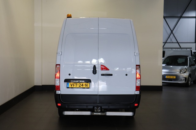 Renault Master 2.3 dCi 135PK L2H2 EURO 6 - Airco - Cruise - Camera - € 12.950,- Excl.