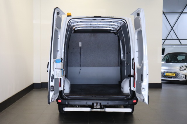 Renault Master 2.3 dCi 135PK L2H2 EURO 6 - Airco - Cruise - Camera - € 12.950,- Excl.