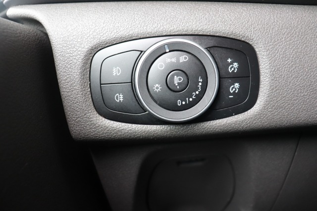 Ford Transit Custom 2.0 TDCI 130PK EURO 6 - Airco - Navi - Cruise - € 13.950,- Excl.