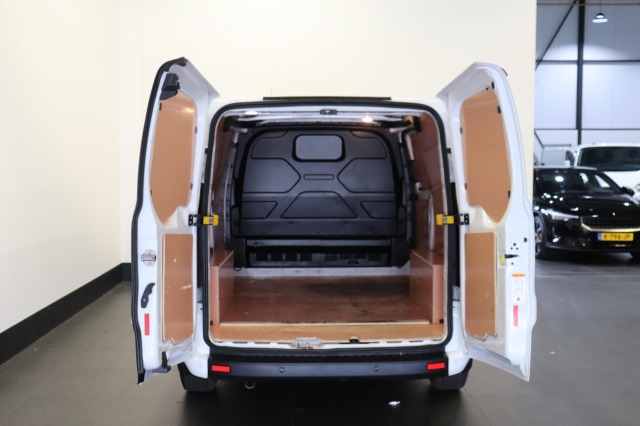 Ford Transit Custom 2.0 TDCI 130PK EURO 6 - Airco - Navi - Cruise - € 13.950,- Excl.