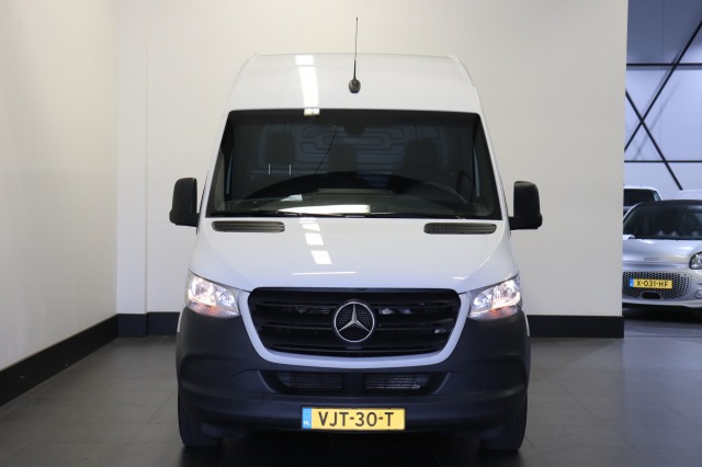 Mercedes-Benz Sprinter 311 2.2 CDI L2H2 Automaat EURO 6 - A/C Climate - Navi - Cruise - Laadbrug - € 16.900,- Excl.