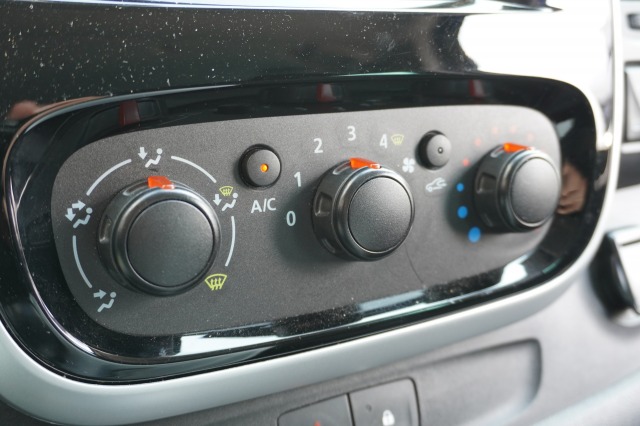 Opel Vivaro 1.6 CDTI 125PK L2 Dubbele Cabine 2x Schuifdeur EURO 6 - Airco - Navi - Cruise - € 12.950,- Excl.