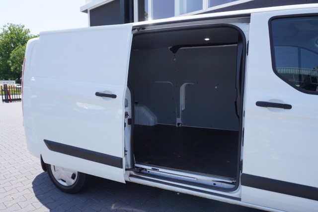 Ford Transit Custom 2.0 TDCI 130PK - EURO 6 - Airco - Cruise - PDC - € 18.900,- Excl.