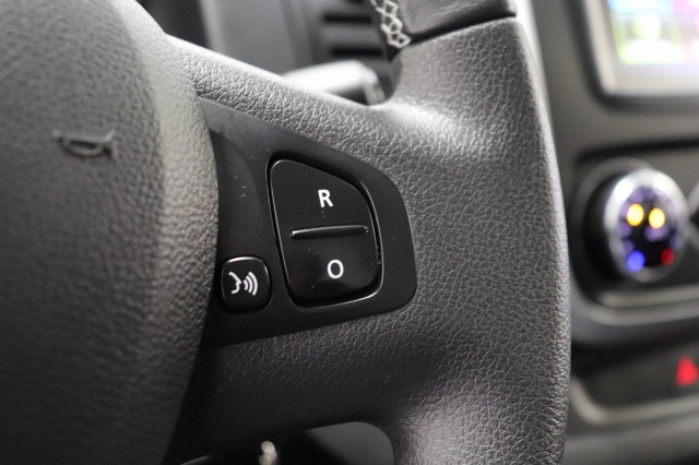 Nissan NV300 2.0 dCi 145PK Automaat EURO 6 - AC/climate - Navi - Cruise - € 11.950,- Excl.