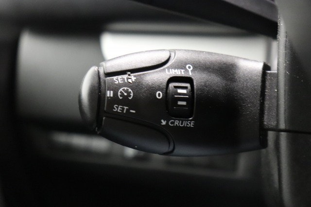 Opel Vivaro 2.0 CDTI L3 Dubbele Cabine EURO 6 - Airco - Cruise - PDC - € 15.950,- Excl.