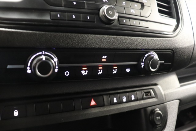 Peugeot Expert 2.0 BlueHDI 122PK L3 Dubbele Cabine EURO 6 - Airco - Cruise - PDC - € 10.900,- Excl.