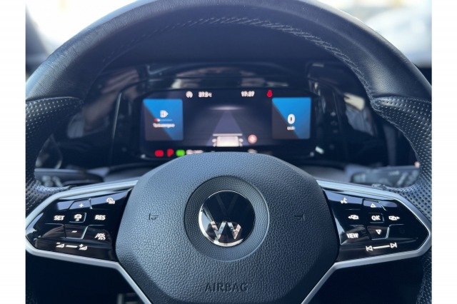 Volkswagen Golf 1.5 eTSI 150PK 3 x R-Line | ACC | Climate | Navi | Carplay | Sfeerverl. | €19.900,- Incl. BTW