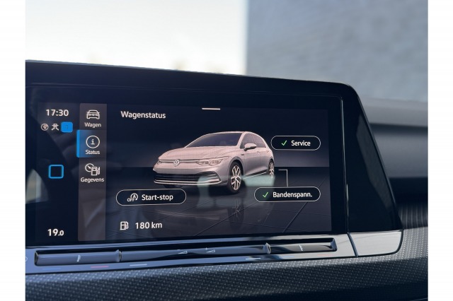 Volkswagen Golf 1.5 eTSI 150PK 3 x R-Line | ACC | Climate | Navi | Carplay | Sfeerverl. | €19.900,- Incl. BTW
