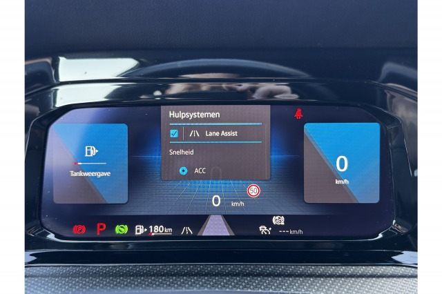 Volkswagen Golf 1.5 eTSI 150PK 3 x R-Line | ACC | Climate | Navi | Carplay | Sfeerverl. | €19.900,- Incl. BTW