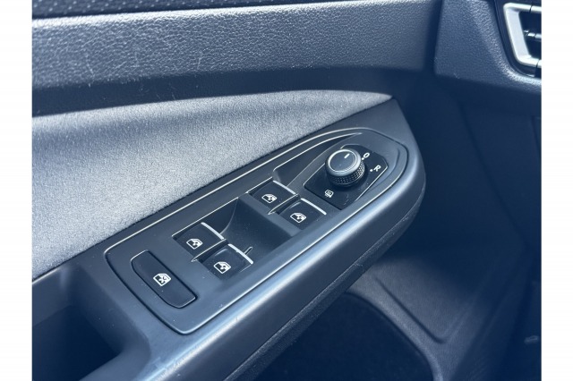 Volkswagen Golf 1.5 eTSI 150PK 3 x R-Line | ACC | Climate | Navi | Carplay | Sfeerverl. | €19.900,- Incl. BTW