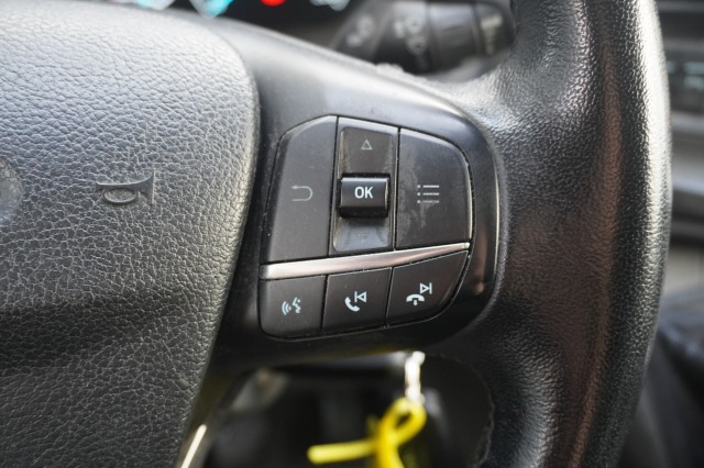 Ford Transit Custom 2.0 TDCI EURO 6 - Airco - Cruise - PDC - Trekhaak - € 13.900,- Excl.