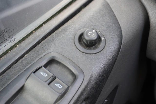 Ford Transit Custom 2.0 TDCI EURO 6 - Airco - Cruise - PDC - Trekhaak - € 13.900,- Excl.