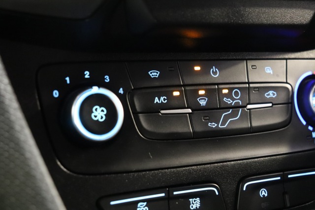 Ford Transit Connect 1.5 EcoBlue 100PK EURO 6 - Airco - Cruise - Navi - € 10.950,- Excl. Ford Transit Connect 1.5 EcoBlue 100PK EURO 6 - Airco - Cruise - Navi - € 10.950,- Excl.