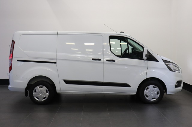 Ford Transit Custom 2.0 TDCI EURO 6 - Airco - Cruise - PDC - €14.499,- Excl.