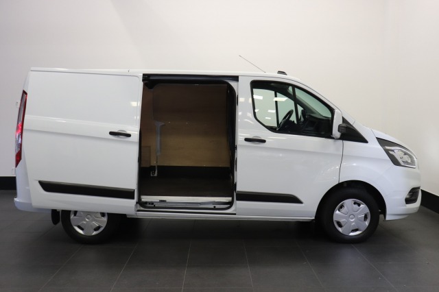 Ford Transit Custom 2.0 TDCI EURO 6 - Airco - Cruise - PDC - €14.499,- Excl.