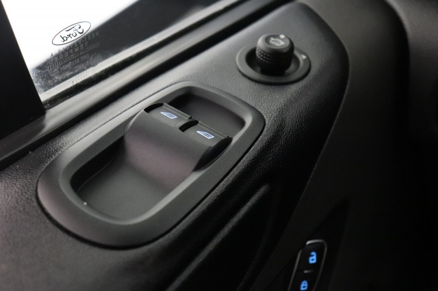 Ford Transit Custom 2.0 TDCI EURO 6 - Airco - Cruise - PDC - €14.499,- Excl.