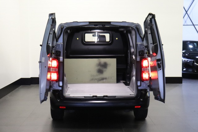 Opel Vivaro 2.0 CDTI 177PK L2 Automaat EURO 6 - Airco - Navi - Cruise - € 13.950,- Excl.