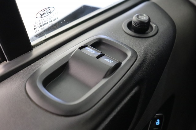 Ford Transit Custom 2.0 TDCI L2 EURO 6 - Airco - Cruise - PDC - €14.950,- Excl.