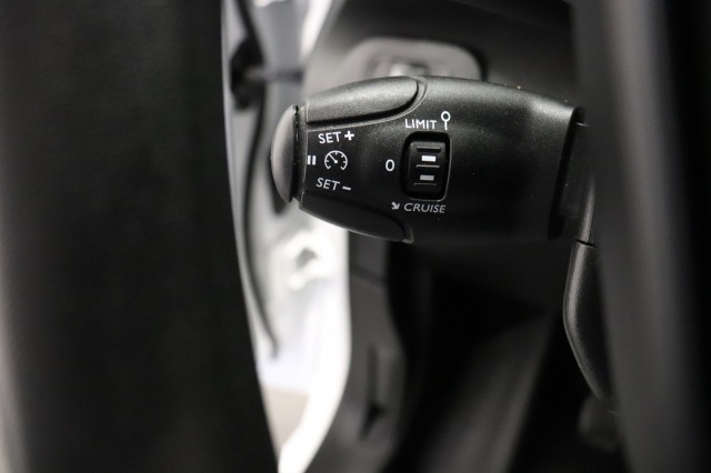 Peugeot Partner 1.2 110PK Benzine - Airco - Navi - Cruise - € 11.950,- Excl.