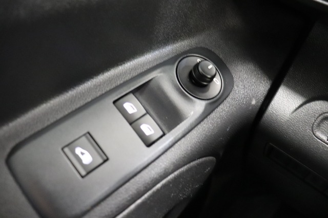 Peugeot Partner 1.2 110PK Benzine - Airco - Navi - Cruise - € 11.950,- Excl.