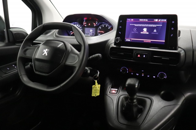 Peugeot Partner 1.2 110PK Benzine - Airco - Navi - Cruise - € 11.950,- Excl.