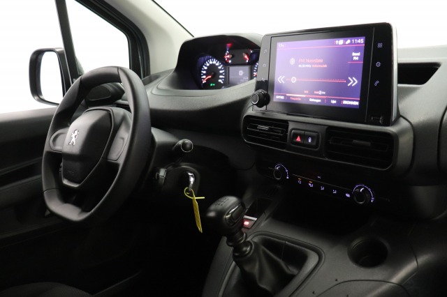 Peugeot Partner 1.2 110PK Benzine - Airco - Navi - Cruise - € 9.950,- Excl.