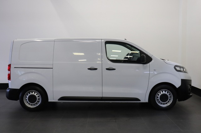 Opel Vivaro 1.5 CDTI L2 EURO 6 - Airco - Navi - Cruise - Stoelverwarming - € 12.950,- Excl.
