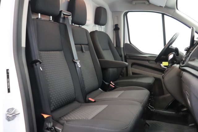 Ford Transit Custom 2.0 TDCI 130PK Automaat EURO 6 - Airco - Navi - Cruise - € 13.950,- Excl.