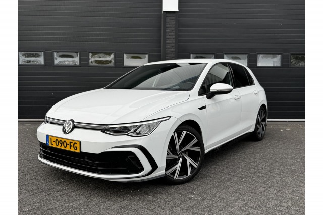 Volkswagen Golf 1.5 eTSI R-Line 3x R-Line | ACC | Climate | Navi | Carplay |Sfeerverl. | €18.950,- Incl. BTW Volkswagen Golf 1.5 eTSI R-Line 3x R-Line | ACC | Climate | Navi | Carplay |Sfeerverl. | €18.950,- Incl. BTW