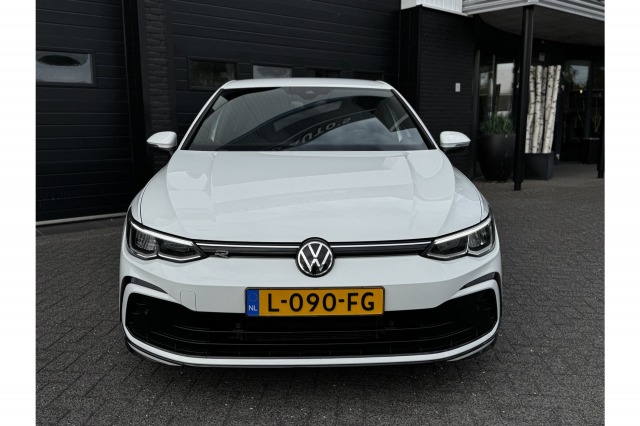 Volkswagen Golf 1.5 eTSI R-Line 3x R-Line | ACC | Climate | Navi | Carplay |Sfeerverl. | €18.950,- Incl. BTW