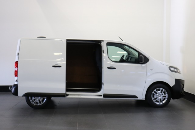 Opel Vivaro 2.0 CDTI 122PK L2 EURO 6 - Airco - Navi - Cruise - €12.900,- Excl. Opel Vivaro 2.0 CDTI 122PK L2 EURO 6 - Airco - Navi - Cruise - €12.900,- Excl.