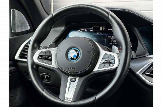 BMW X5 xDrive45e High Executive M-Sport | Pano | Laser | B&W Audio | Head Up | €54.900,- Incl. BTW BMW X5 xDrive45e High Executive M-Sport | Pano | Laser | B&W Audio | Head Up | €54.900,- Incl. BTW