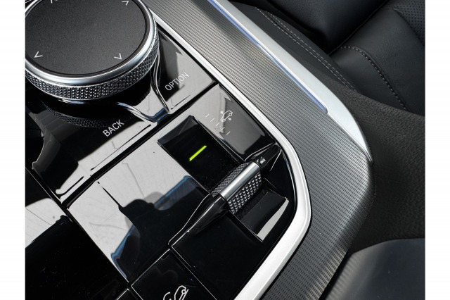 BMW X5 xDrive45e High Executive M-Sport | Pano | Laser | B&W Audio | Head Up | €54.900,- Incl. BTW BMW X5 xDrive45e High Executive M-Sport | Pano | Laser | B&W Audio | Head Up | €54.900,- Incl. BTW